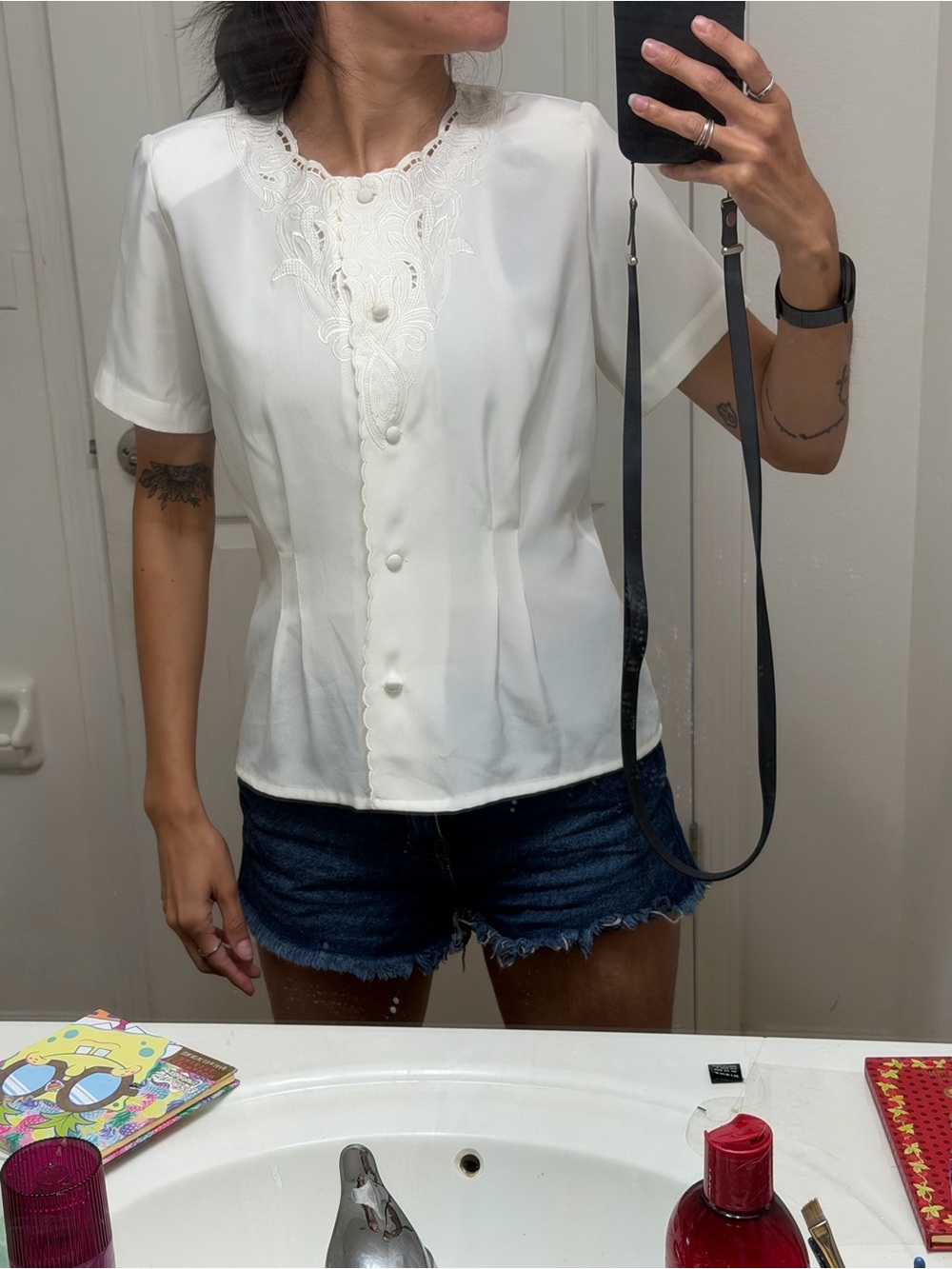 Vintage Illustration II White Embroidered Blouse Size 4P Petite